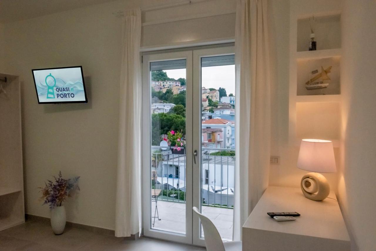 Bed and Breakfast Quasi In Porto Agropoli Exteriér fotografie